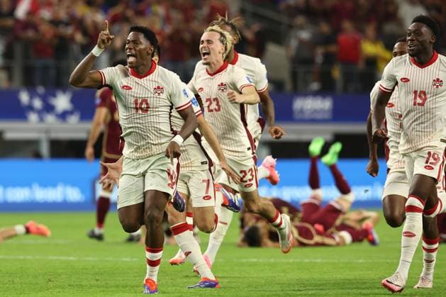 Canada s soccer players celebrate after defeating Venezuela by penalty kick during the Copa AmÃ rica USA 2024 quarterfinal match at AT&T Stadium in Arlington, TX, on July 5, 2024. Canada qualified to face Argentina in semifinals in New Jersey on July 9. ARLINGTON UNITED STATES Copyright: xALEJANDROxPAGNIx