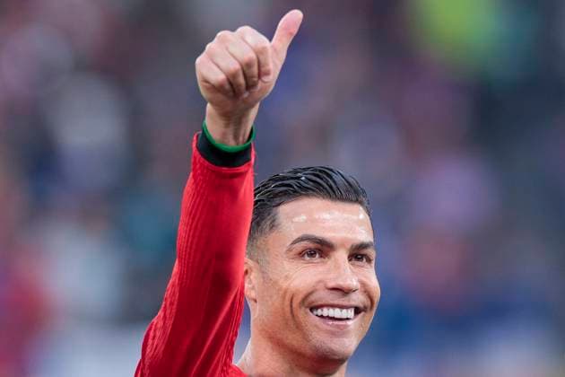 UEFA EURO, EM, Europameisterschaft,Fussball 2024: Portugal - Frankreich; 05.07.2024 Cristiano Ronaldo (Portugal, 7) zeigt den Daumen nach oben. UEFA EURO 2024: Viertelfinale: Portugal - Frankreich; Volksparkstadion Hamburg, Hamburg am 05.07.2024 Copyright: xBEAUTIFULxSPORTS Meuselx