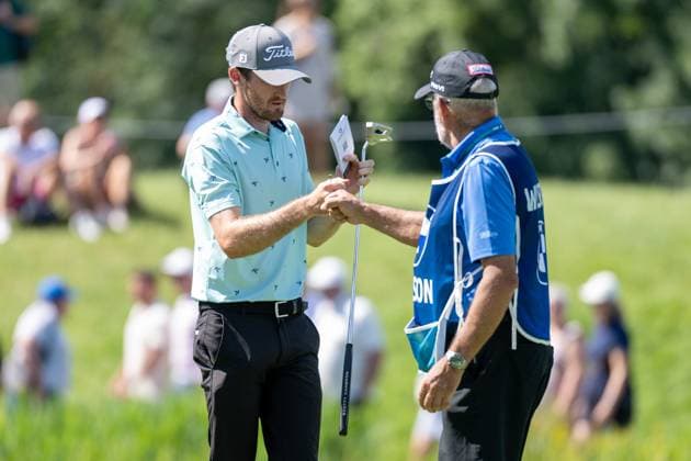 Andrew Wilson mit seinem Caddy nach dem 18. Loch, BMW International Open 2024, Golf, 06.07.2024 Muenchen Bayern Deutschland