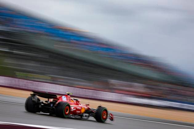 55 SAINZ Carlos (spa), Scuderia Ferrari SF-24, action during the Formula 1 Qatar Airways British Grand Prix 2024, 12th round of the 2024 Formula One World Championship, WM, Weltmeisterschaft from July 5 to 7, 2024 on the Silverstone Circuit, in Silverstone, United Kingdom - F1 - BRITISH GRAND PRIX 2024 DPPI Panoramic  240706_R12_GRAN_BRETAGNA_DP_EA019864