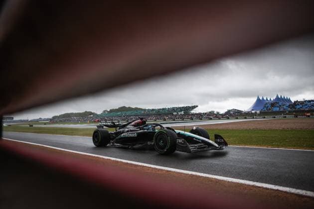 63 RUSSELL George (gbr), Mercedes AMG F1 Team W15, action during the Formula 1 Qatar Airways British Grand Prix 2024, 12th round of the 2024 Formula One World Championship, WM, Weltmeisterschaft from July 5 to 7, 2024 on the Silverstone Circuit, in Silverstone, United Kingdom - F1 - BRITISH GRAND PRIX 2024 DPPI Panoramic  240706_R12_GRAN_BRETAGNA_DP_XB3_6000