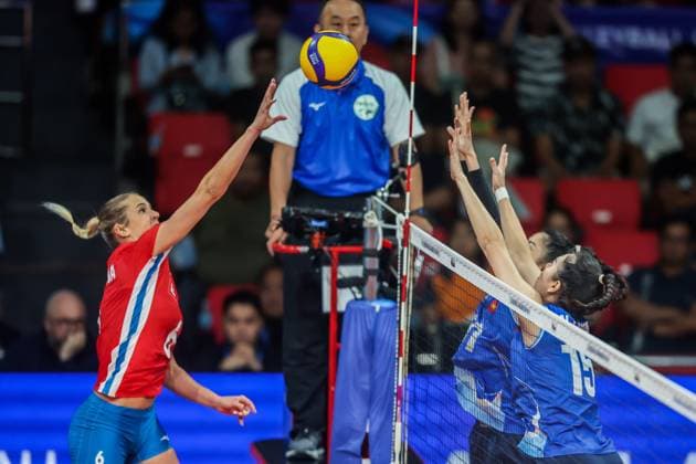 (240706) -- MANILA, July 6, 2024 -- Helena Havelkova (L) of the Czech Republic spikes the ball during the match between the Czech Republic and Vietnam at the FIVB Women s Volleyball Challenger Cup 2024 in Manila, the Philippines, on July 6, 2024. ) (SP)PHILIPPINES-MANILA-VOLLEYBALL-FIVB WOMEN S CHALLENGER CUP 2024-CZECH REPUBLIC VS VIETNAM ROUELLExUMALI 