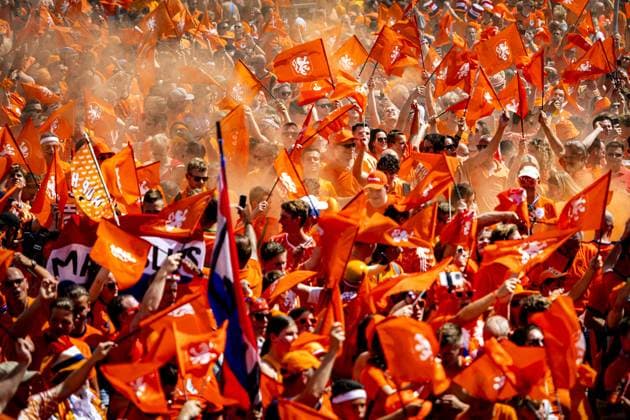 BERLIN - Dutch supporters on the day of the European Championship, EM, Europameisterschaft quarter-final between the Netherlands and Turkey. ANP RAMON VAN FLYMEN xVIxANPxSportx xxANPxIVx 502890055 originalFilename: 502890055.jpg