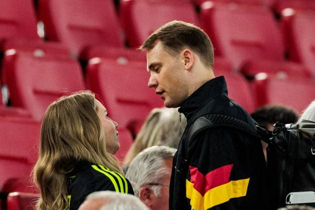 UEFA EURO, EM, Europameisterschaft,Fussball 2024: Spanien - Deutschland; 05.07.2024 Manuel Neuer (Deutschland, 1) mit Frau Anika Bissel UEFA EURO 2024: Spanien - Deutschland; Stuttgart Arena, Stuttgart am 05.07.2024 Copyright: xBEAUTIFULxSPORTS Wunderlx