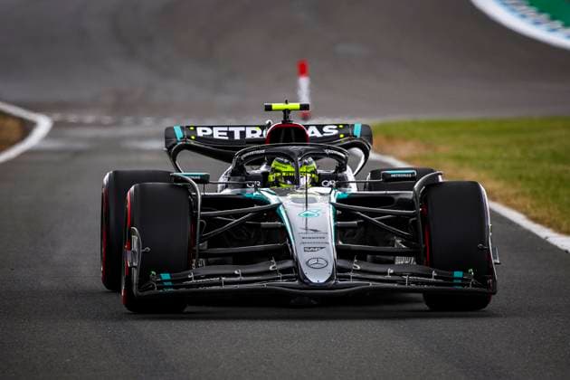44 HAMILTON Lewis (gbr), Mercedes AMG F1 Team W15, action during the Formula 1 Qatar Airways British Grand Prix 2024, 12th round of the 2024 Formula One World Championship, WM, Weltmeisterschaft from July 5 to 7, 2024 on the Silverstone Circuit, in Silverstone, United Kingdom - F1 - BRITISH GRAND PRIX 2024 DPPI Panoramic  240706_R12_GRAN_BRETAGNA_DP_XB3_6772