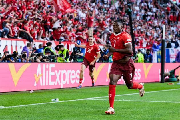 UEFA EURO, EM, Europameisterschaft,Fussball 2024: England - Schweiz; 06.07.2024 Jubel zum 0:1 durch Breel Donald Embolo (Schweiz, 7) UEFA EURO 2024: England - Schweiz; Düsseldorf Arena, Düsseldorf am 06.07.2024 Copyright: xBEAUTIFULxSPORTS Wunderlx