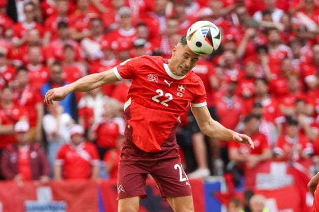 Kopfball Fabian Schaer (Schweiz, 22) , Fussball, UEFA , Europa Meisterschaft, (Viertelfinale) 2024, England vs. Schweiz, 06.07.2024, Duesseldorf Arena, Duesseldorf, Deutschland Duesseldorf Duesseldorf Arena Nordrhein-Westfalen Deutschland Copyright: xGrantxHubbsx