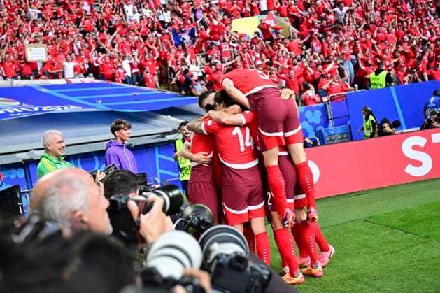 Torjubel zum 0:1 durch Breel Embolo 7 (Schweiz), England - Schweiz, Fussball, UEFA EURO, EM, Europameisterschaft,Fussball 2024, Viertelfinale, 06.07.2024 Düsseldorf Nordrhein - Westfalen Deutschland