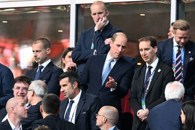 DUSSELDORF - (l-r) Aleksander Ceferin, President of UEFA, Prince William of Wales in the stands during the UEFA EURO, EM, Europameisterschaft,Fussball 2024 quarter-final match between England and Switzerland at the Dusseldorf Arena on July 6, 2024 in Dusseldorf, Germany. ANP Hollandse Hoogte UEFA EURO 2024 2024 xVIxANPxSportx xGerritxvanxKeulenxIVx 502912304 originalFilename: 502912304.jpg