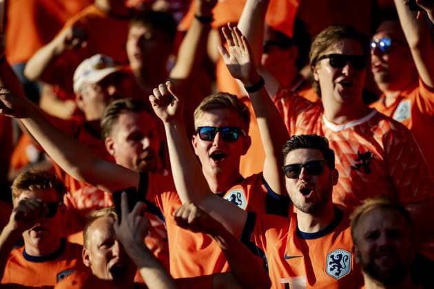 BERLIN - Fans during the UEFA EURO, EM, Europameisterschaft,Fussball 2024 quarter-final match between the Netherlands and Turkey at the Olympiastadion on July 6, 2024 in Berlin, Germany. ANP KOEN VAN WEEL UEFA EURO 2024 2024 xVIxANPxSportx xxANPxIVx 502914705 originalFilename: 502914705.jpg