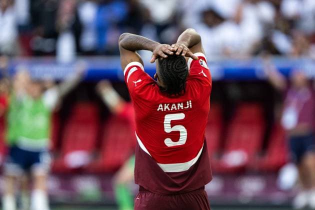 240706 Manuel Akanji of Switzerland looks dejected during the UEFA EURO, EM, Europameisterschaft,Fussball 2024 Football Championship quarterfinal between England and Switzerland on July 6, 2024 in Düsseldorf. Photo: Mathias Bergeld BILDBYRAN kod MB MB0943 fotboll football soccer fotball fotbolls-em europamästerskap em uefa euro uefa european football championship euro 2024 kvartsfinal quarterfinal quarterfinals england schweiz switzerland bbeng depp Copyright: MATHIASxBERGELD BB240706MB123