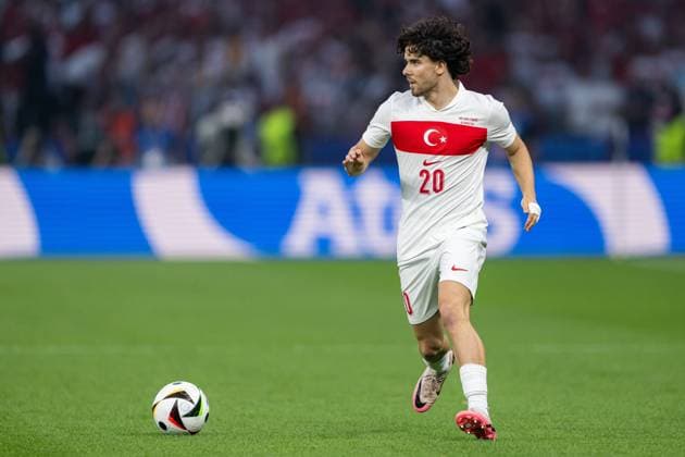 240706 Ferdi Kadiouglu of Türkiye during the UEFA EURO, EM, Europameisterschaft,Fussball 2024 Football Championship quarterfinal between Netherlands and Türkiye on July 6, 2024 in Berlin. Photo: Jesper Zerman BILDBYRAN kod JZ JZ0552 fotboll football soccer fotball fotbolls-em europamästerskap em uefa euro uefa european football championship euro 2024 nederländerna holland netherlands türkiye bbeng Copyright: JESPERxZERMAN BB240706JZ039