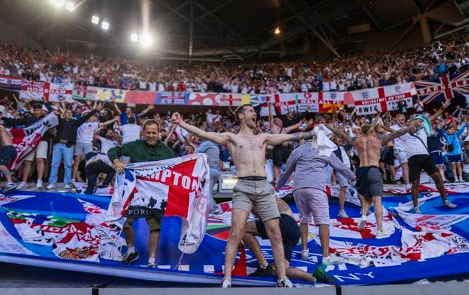 Dusseldorf, Germany. 06th Jul 2024. England fans are delighted to have reached the semi-finals England - Swiss England - Schweiz 06.07.2024