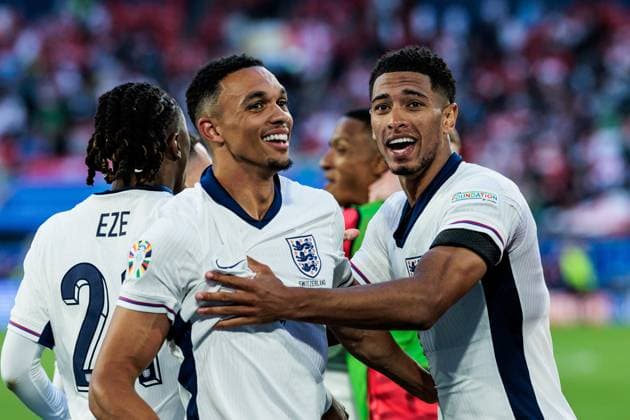 UEFA EURO, EM, Europameisterschaft,Fussball 2024: England - Schweiz; 06.07.2024 Jubel bei den Engländern nach dem Sieg im Elfmeterschießen Trent Alexander-Arnold (England, 8), Jude Bellingham (England, 10) UEFA EURO 2024: England - Schweiz; Düsseldorf Arena, Düsseldorf am 06.07.2024 Copyright: xBEAUTIFULxSPORTS Wunderlx