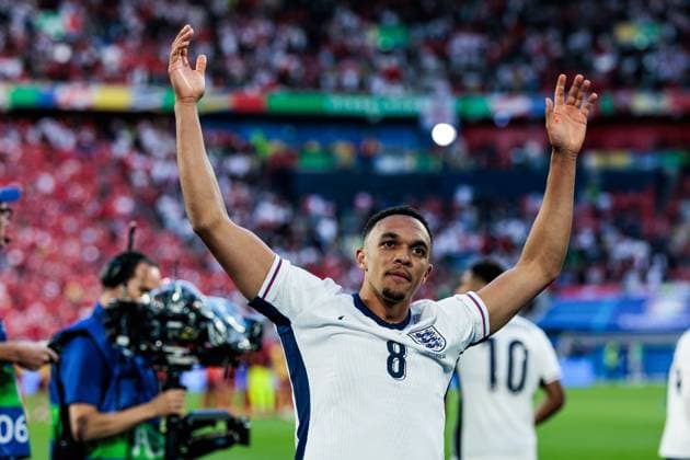 UEFA EURO, EM, Europameisterschaft,Fussball 2024: England - Schweiz; 06.07.2024 Jubel bei den Engländern nach dem Sieg im Elfmeterschießen Trent Alexander-Arnold (England, 8) UEFA EURO 2024: England - Schweiz; Düsseldorf Arena, Düsseldorf am 06.07.2024 Copyright: xBEAUTIFULxSPORTS Wunderlx