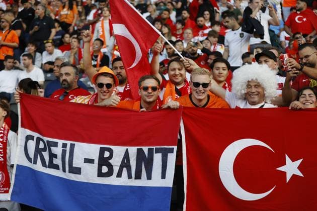 BERLIN, 06-07-2024, Olympia Stadium , European Football Championship Euro2024, Quarter finals match no.47 between Netherlands and Turkiye Oranje fans in good spirits.1 Netherlands - Turkiye (Euro2024)  x25698585x Copyright: