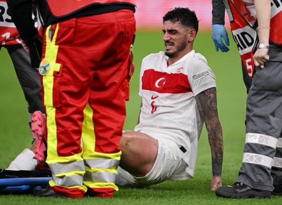 Germany Soccer Euro 2024 Netherlands - Turkey 8724143 06.07.2024 Turkey s Samet Akaydin is carried off the pitch on a stretcher after being injured during the UEFA EURO, EM, Europameisterschaft,Fussball 2024 quarter final soccer match between Netherlands and Turkey at the Olympiastadion in Berlin, Germany. Alexey Filippov Sputnik Berlin Germany  Copyright: xAlexeyxFilippovx