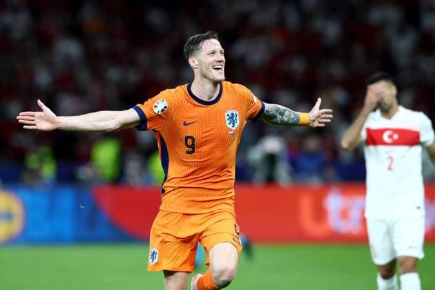06.07.2024, xtgx, Fussball EM 2024 1 4 Finale, Niederlande - Türkei emspor, v.l. Jubel, Freude, Emotionen ueber den Sieg bei Wout Weghorst (Niederlande) (UEFA REGULATIONS PROHIBIT ANY USE OF PHOTOGRAPHS as IMAGE SEQUENCES and or QUASI-VIDEO) Berlin