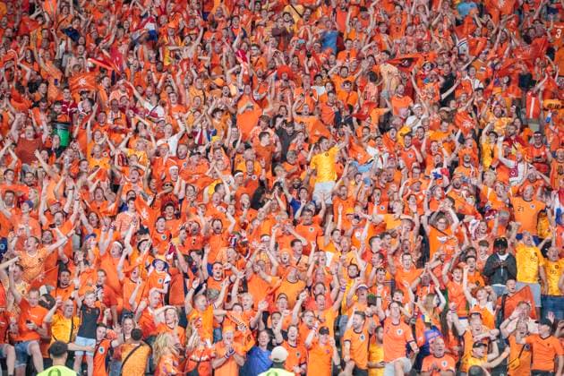 UEFA EURO, EM, Europameisterschaft,Fussball 2024: Niederlande - Türkei; 06.07.2024 Die holländischen Fans jubeln. UEFA EURO 2024: Viertelfinale: Niederlande - Türkei; Olympiastadion Berlin, Berlin am 06.07.2024 Copyright: xBEAUTIFULxSPORTS Meuselx