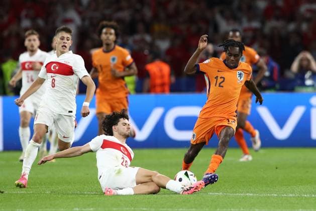 06.07.2024, xtgx, Fussball EM 2024 1 4 Finale, Niederlande - Türkei emspor, v.l. Ferdi Erenay Kadioglu (Türkei Tuerkei) Jeremy Frimpong (Niederlande) Zweikampf, Aktion, action, battle for the ball (UEFA REGULATIONS PROHIBIT ANY USE OF PHOTOGRAPHS as IMAGE SEQUENCES and or QUASI-VIDEO) Berlin