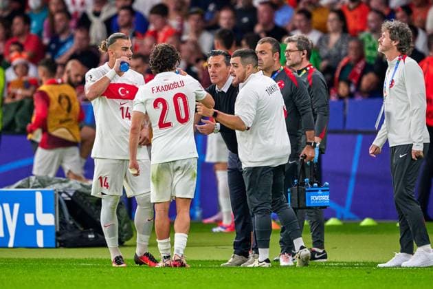 Abduelkerim Bardakci (Tuerkei, 14), Ferdi Kadioglu (Tuerkei, 20), Vincenzo Montella (Tuerkei, Trainer), GER, UEFA EURO, EM, Europameisterschaft,Fussball 2024, Fussball Herren, UEFA EM 2024, Viertelfinale, Quarter-finals, Niederlande vs. Tuerkei, Netherlands vs. Tuerkiye, 06.07.2024. GER, UEFA Euro 2024, Fussball Herren, UEFA EM 2024, Viertelfinale, Quarter-finals, Niederlande vs. Tuerkei, Netherlands vs. Tuerkiye, 06.07.2024. Berlin Copyright: xEibner-Pressefotox xClaudiusxRauchx EP_CRH