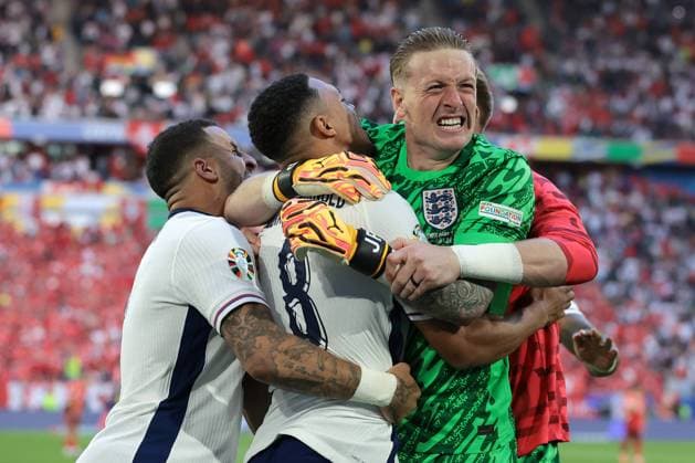 Bilder des Jahres 2024, Sport 07 Juli Sport Themen der Woche KW27 Sport Bilder des Tages Dusseldorf, Germany, 6th July 2024. Trent Alexander-Arnold of England celebrates with team mates Kyle Walker, Jordan Pickford and Aaron Ramsdale after scoring the decisive penalty in the shoot out during the UEFA European Championships quarter final match at Dusseldorf Arena, Dusseldorf. Picture credit should read: Jonathan Moscrop Sportimage EDITORIAL USE ONLY. No use with unauthorised audio, video, data, fixture lists, club league logos or live services. Online in-match use limited to 120 images, no video emulation. No use in betting, games or single club league player publications. SPI-3220-0038