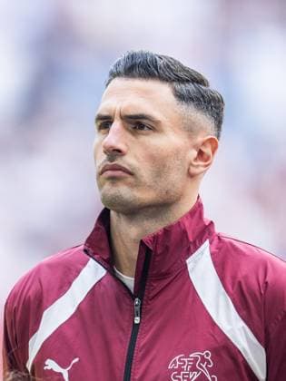 240706 Fabian Schär of Switzerland during line-up ahead of the UEFA EURO, EM, Europameisterschaft,Fussball 2024 Football Championship quarterfinal between England and Switzerland on July 6, 2024 in Düsseldorf. Photo: Mathias Bergeld BILDBYRAN kod MB MB0943 fotboll football soccer fotball fotbolls-em europamästerskap em uefa euro uefa european football championship euro 2024 kvartsfinal quarterfinal quarterfinals england schweiz switzerland bbeng Copyright: MATHIASxBERGELD BB240706MB214