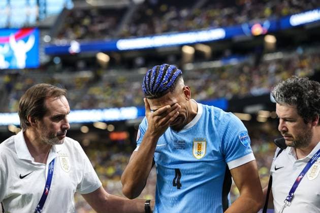 July 06, 2024: Uruguay defender Ronald AraoÂºjo (4) leaves the pitch during the CONMEBOL Copa America Quarterfinals match at Allegiant Stadium between Uruguay and Brazil on July 06, 2024 in Las Vegas, NV. CSM. Las Vegas United States of America - ZUMAc04_ 20240706_zma_c04_081 Copyright: xChristopherxTrimx