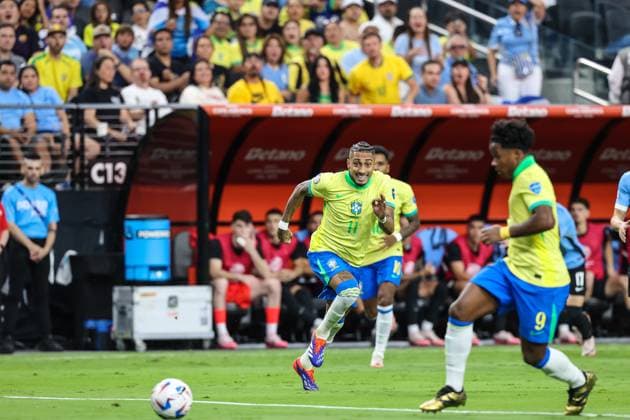 July 06, 2024: Brazil midfielder Raphinha (11) runs toward the ball during the CONMEBOL Copa America Quarterfinals match at Allegiant Stadium between Uruguay and Brazil on July 06, 2024 in Las Vegas, NV. CSM. Las Vegas United States of America - ZUMAc04_ 20240706_zma_c04_090 Copyright: xChristopherxTrimx