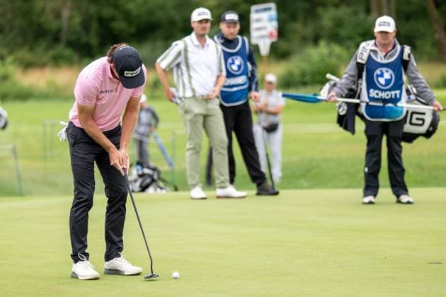 Freddy Schott auf dem Green beim Putten, BMW International Open 2024, Golf, 07.07.2024 Muenchen Bayern Deutschland
