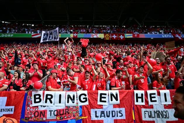 Fans Schweiz, England - Schweiz, Fussball, UEFA EURO, EM, Europameisterschaft,Fussball 2024, Viertelfinale, 06.07.2024 Düsseldorf Nordrhein - Westfalen Deutschland