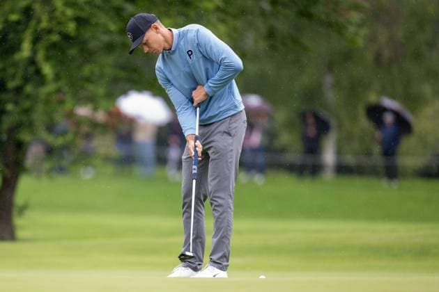 Matti Schmid auf dem Green beim Putten, BMW International Open 2024, Golf, 07.07.2024 Muenchen Bayern Deutschland
