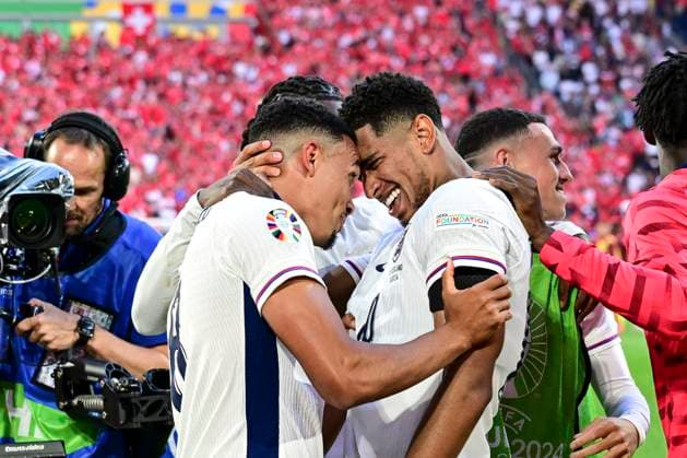 Trent Alexander-Arnold 8 (England) und Jude Bellingham 10 (England) jubeln, England - Schweiz, Fussball, UEFA EURO, EM, Europameisterschaft,Fussball 2024, Viertelfinale, 06.07.2024 Düsseldorf Nordrhein - Westfalen Deutschland