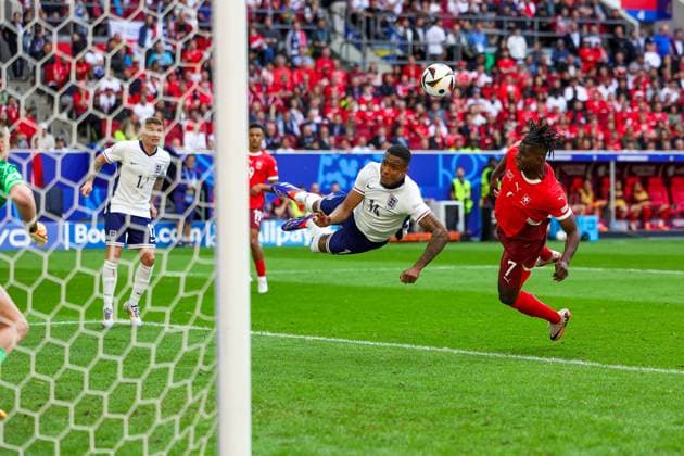England v Switzerland Euro 2024 06 07 2024. Quarter Final Ezri Konsa of England heads clear during the Euro 2024 quarter-final match between England and Switzerland at Dusseldorf Arena, Dusseldorf, Germany on 6 July 2024. Editorial use only , Copyright: xNigelxKeenex PSI-19932-0409