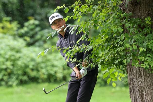 schwierige Situation fuer Jeremy Paul (GER), schlaegt aus dem Rough, BMW International Open 2024, Golf, DP World Tour, Herren, Finale, 07.07.2024 Moosinning Bayern Deutschland