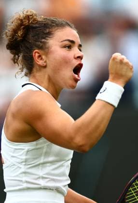 Jasmine Paolini celebrates during her fourth round match Wimbledon Tennis Championships, Day 7, The All England Lawn Tennis and Croquet Club, London, UK - 07 Jul 2024  Copyright: xJamesxMarsh Shutterstockx 14575060y