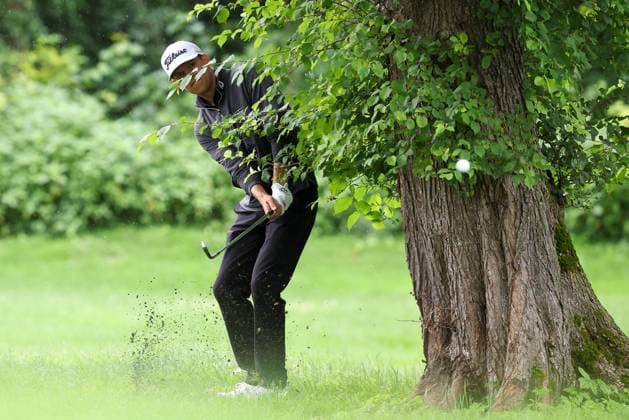 schwierige Situation fuer Jeremy Paul (GER), schlaegt aus dem Rough, BMW International Open 2024, Golf, DP World Tour, Herren, Finale, 07.07.2024 Moosinning Bayern Deutschland