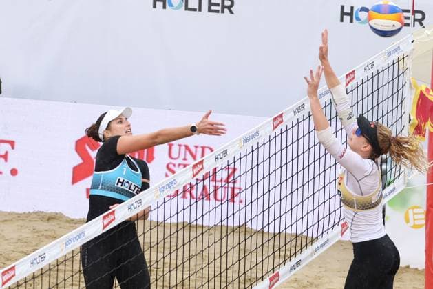 Beach volleyball, Beachvolleyball - Pro Beach Battle Masters SEEWALCHEN,AUSTRIA,07.JUL.24 - BEACH VOLLEYBALL - Beach Volleyball Tour PRO, Pro Beach Battle Masters Litzlberg. Image shows Barbora Hermannova (CZE).  GEPAxpictures xMathiasxMandl