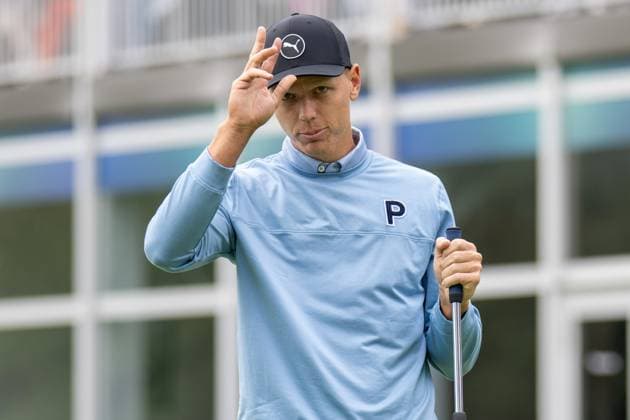 Matti Schmid gruesst die Fans am Loch 18., BMW International Open 2024, Golf, 07.07.2024 Muenchen Bayern Deutschland