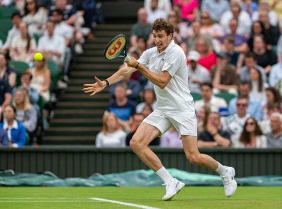 Tennis - Wimbledon Championship 2024 - Day 7 LONDON, ENGLAND - Sunday, July 7, 2024: Ugo Humbert (FRA) during the Gentlemen s Singles 4th Round match on Day Seven of The Championships Wimbledon 2024 at the All England Lawn Tennis and Croquet Club. (Photo by Kirsten Holst Propaganda) LONDON All England Lawn Tennis and Croq GREATER LONDON ENGLAND  Copyright: xKirstenxHolstx 2024-07-07-027-Wimbledon_Day_7