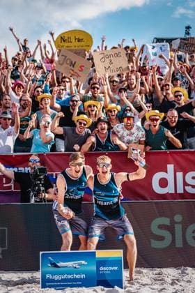 Beachvolleyball Männer Allianz German Beach Tour 2024 Tourstop Heidelberg 07.07.2024 v.l. Milan Sievers und Jonas Reinhardt gewinnen den Tourstop in Heidelberg Messplatz Heidelberg Deutschland