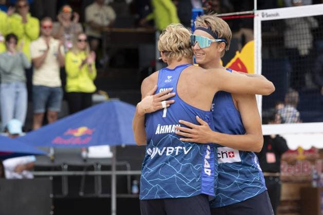 Gstaad: Gstaad Switzerland, 07 07 2024: David Ahman (SWE) and Jonatan Hellvig (SWE) celebrate victory during men final of Swatch Beach Pro Gstaad 2024, Roy Emerson Arena in Gstaad. during Swatch Beach Volley, Beach Volley match in Gstaad, Switzerland, July 07 2024 Beach Volley match - Swatch Beach Volley  - ZUMAp169 20240707_zsa_p169_185 Copyright: xPatrickxDancel IPAxSportx