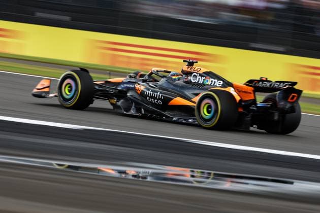 81 PIASTRI Oscar (aus), McLaren F1 Team MCL38, action during the Formula 1 Qatar Airways British Grand Prix 2024, 12th round of the 2024 Formula One World Championship, WM, Weltmeisterschaft from July 5 to 7, 2024 on the Silverstone Circuit, in Silverstone, United Kingdom - F1 - BRITISH GRAND PRIX 2024 DPPI Panoramic  240707_R12_GRAN_BRETAGNA_DP_XB3_8697