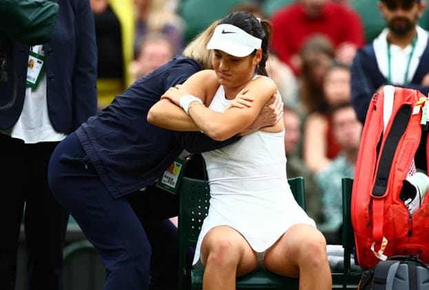 Emma Raducanu injured during her fourth round match Wimbledon Tennis Championships, Day 7, The All England Lawn Tennis and Croquet Club, London, UK - 07 Jul 2024  Copyright: xJamesxMarsh Shutterstockx 14575060eq