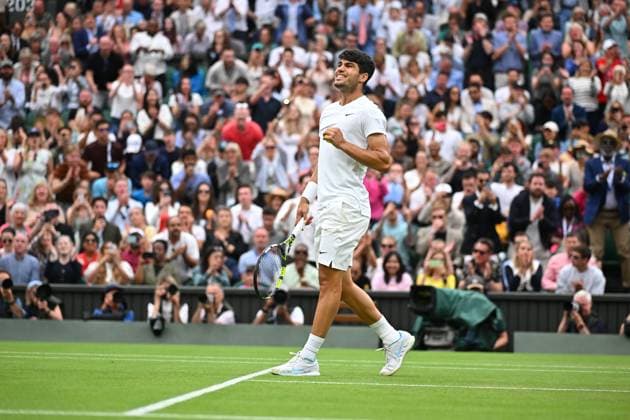 Wimbledon - Fourth Round Carlos Alcaraz (ESP) during his fourth round match at the 2024 Wimbledon Championships at the AELTC in London, UK, on July 7, 2024. Photo by Corinne Dubreuil ABACAPRESS.COM London United Kingdom  Copyright: xDubreuilxCorinne ABACAx