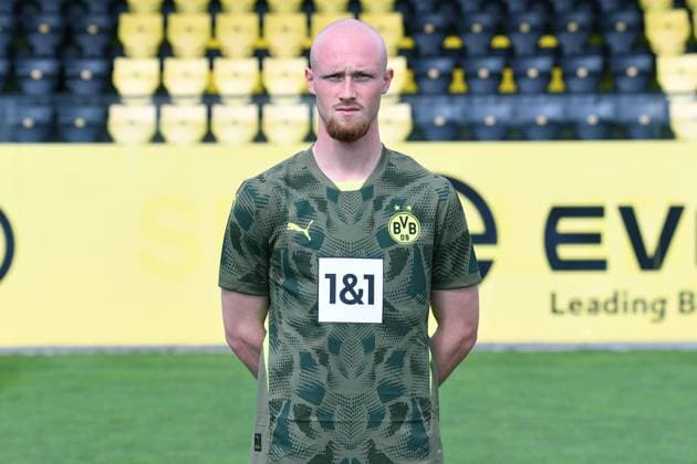Borussia Dortmund II; 3.Liga, Porträttermin 2024 2025 Leon Klußmann; Borussia Dortmund II; 3. Liga, Porträttermin 2024 2025