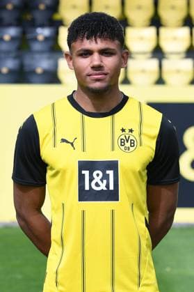 Borussia Dortmund II; 3.Liga, Porträttermin 2024 2025 Paul-Philipp Besong; Borussia Dortmund II; 3. Liga, Porträttermin 2024 2025