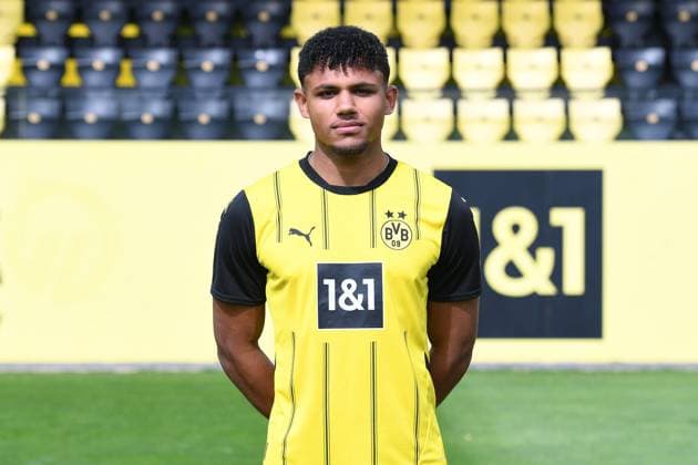 Borussia Dortmund II; 3.Liga, Porträttermin 2024 2025 Paul-Philipp Besong; Borussia Dortmund II; 3. Liga, Porträttermin 2024 2025