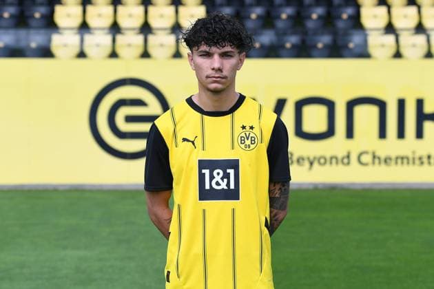 Borussia Dortmund II; 3.Liga, Porträttermin 2024 2025 Babis Drakas; Borussia Dortmund II; 3. Liga, Porträttermin 2024 2025