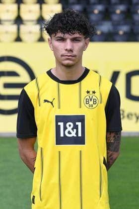 Borussia Dortmund II; 3.Liga, Porträttermin 2024 2025 Babis Drakas; Borussia Dortmund II; 3. Liga, Porträttermin 2024 2025